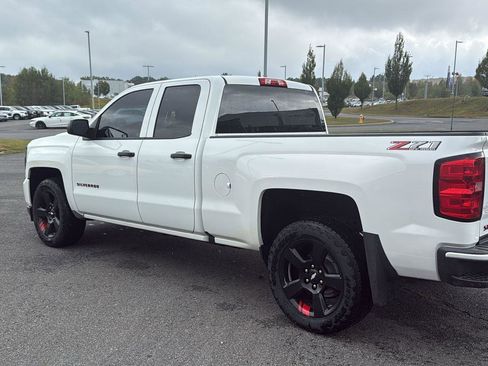 Used 2018 Chevrolet Silverado 1500 LT w/ Redline Edition image 10