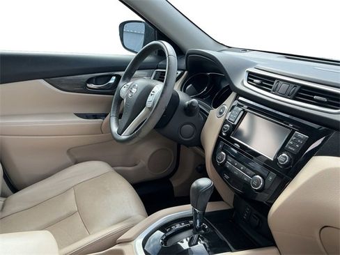 Used 2016 Nissan Rogue SL w/ SL Premium Package image 10