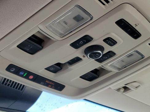 Used 2023 GMC Yukon XL Denali image 24