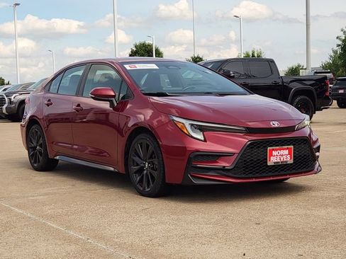 Used 2024 Toyota Corolla SE FWD image 2