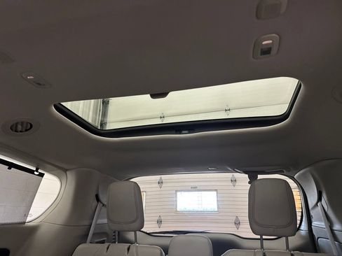 Used 2020 Chrysler Pacifica Limited FWD image 47