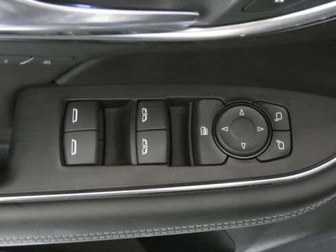 Used 2025 Buick Envision Preferred image 18