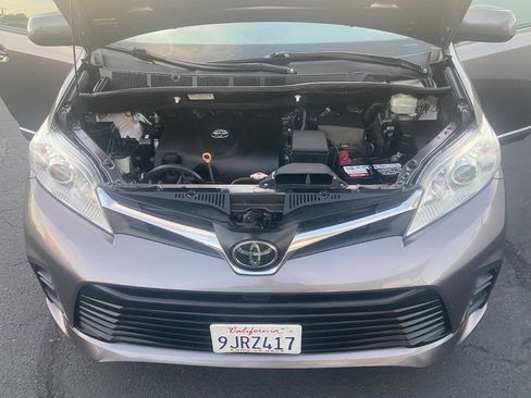 Used 2020 Toyota Sienna LE image 24