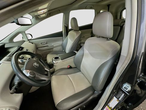 Used 2017 Toyota Prius V Five w/ Advanced Technology Package image 13
