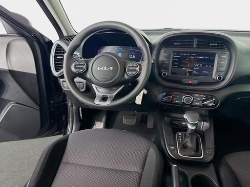 Certified 2025 Kia Soul LX w/ LX Technology Package image 21