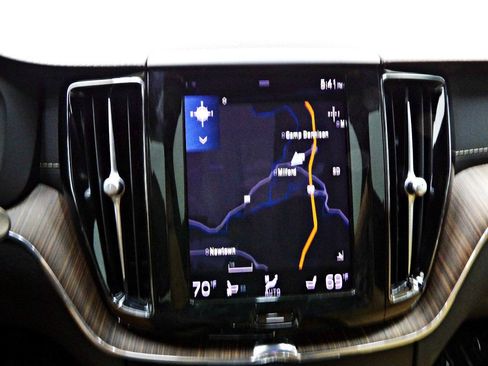 Used 2021 Volvo XC60 T5 Inscription w/ Protection Package Premier FWD image 15