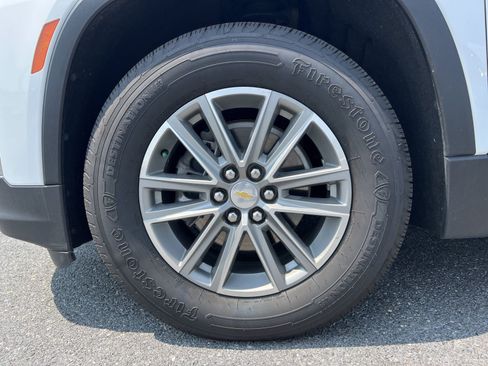Used 2023 Chevrolet Traverse LT FWD image 12