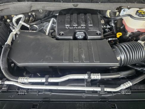 Used 2024 Chevrolet Silverado 1500 LT AWD/4WD image 26