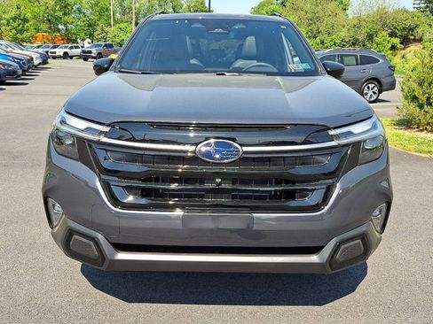 Used 2025 Subaru Forester Touring AWD/4WD image 2