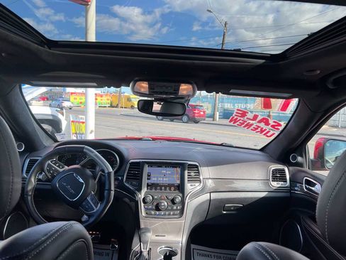 Used 2017 Jeep Grand Cherokee SRT AWD/4WD image 9