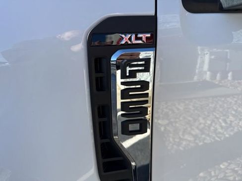 Used 2024 Ford F250 XLT image 11