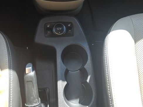 Used 2014 Ford Transit Connect Titanium image 19