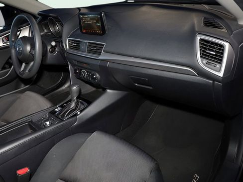 Used 2017 MAZDA MAZDA3 Sport image 19