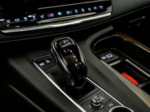 Used 2024 Cadillac Escalade ESV Premium Luxury w/ Performance Package image 25