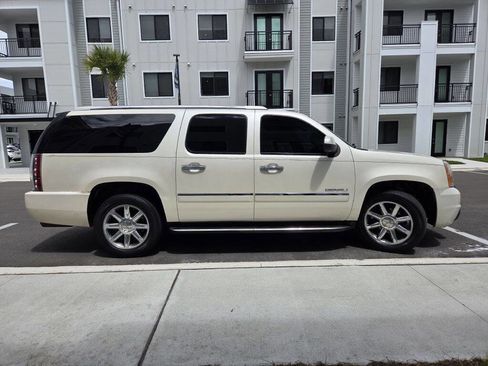 Used 2013 GMC Yukon XL Denali image 5