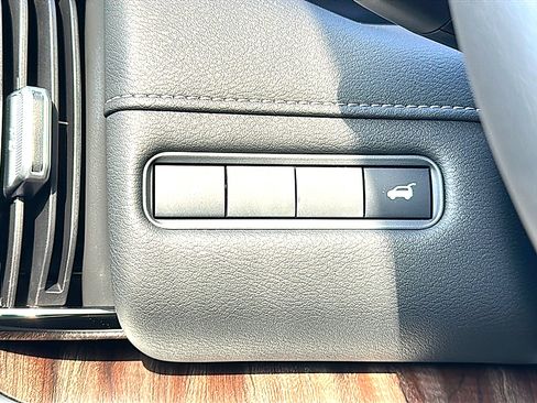 New 2026 Nissan Armada SL w/ Captain's Chari Seat Package AWD/4WD image 24