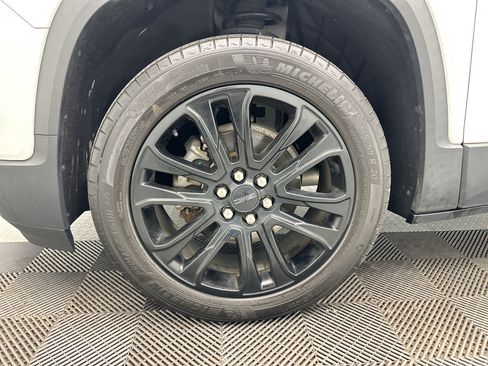 Certified 2023 GMC Acadia SLT w/ Elevation Edition AWD/4WD image 13