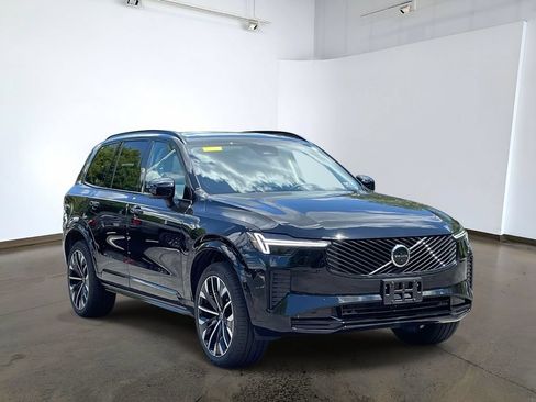 Used 2026 Volvo XC90 B6 Ultra AWD/4WD image 3