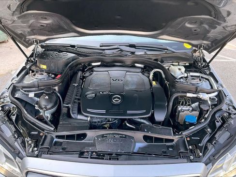 Used 2014 Mercedes-Benz E 350 4MATIC Sedan image 29