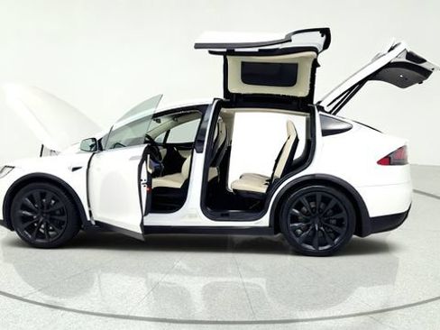 Used 2018 Tesla Model X 75D AWD/4WD image 15