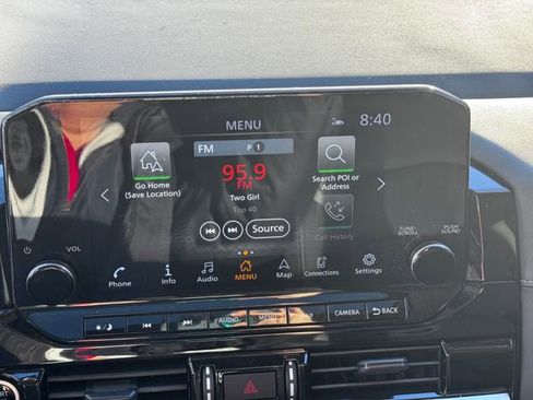 Used 2023 Nissan Pathfinder SL w/ SL Premium Package image 17