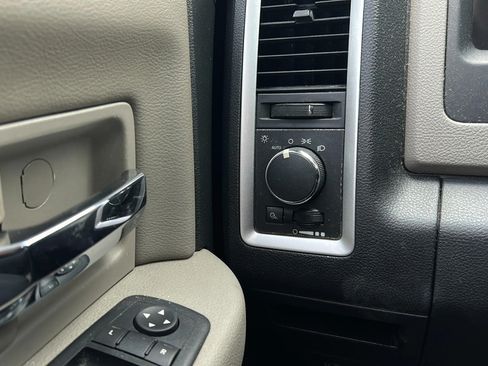 Used 2012 RAM 1500 Classic SLT RWD image 9