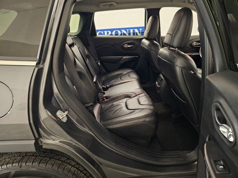 Used 2020 Jeep Cherokee Limited image 30