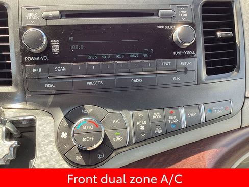 Used 2014 Toyota Sienna XLE image 3