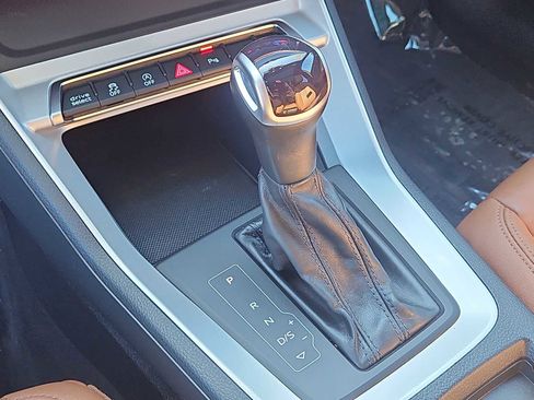 Used 2022 Audi Q3 2.0T Premium image 28