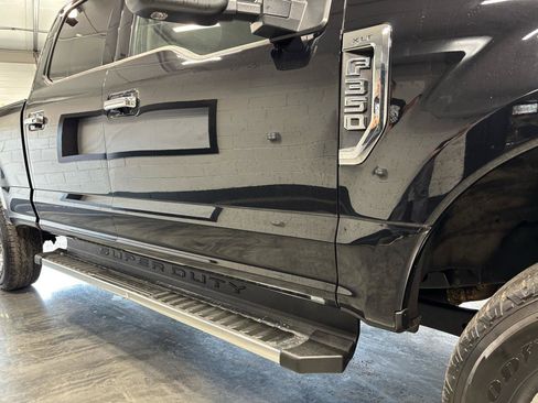 Used 2022 Ford F350 XLT w/ XLT Premium Package AWD/4WD image 16