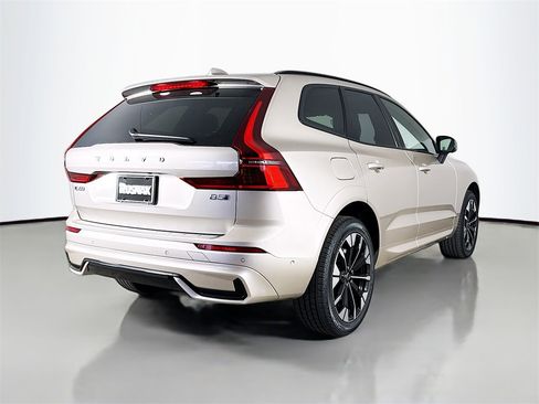 New 2026 Volvo XC60 B5 Plus w/ Protection Package Premier image 7