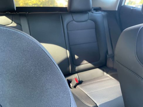 Used 2025 Chevrolet Trax LT image 33