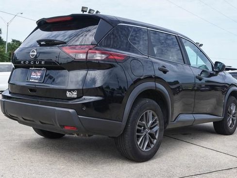 Used 2024 Nissan Rogue S FWD image 4