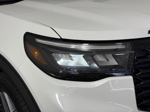 New 2026 Ford Explorer ST-Line RWD image 7