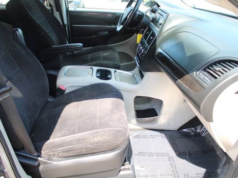 Used 2013 Dodge Grand Caravan SXT w/ Rear Park Assist Pkg FWD image 12