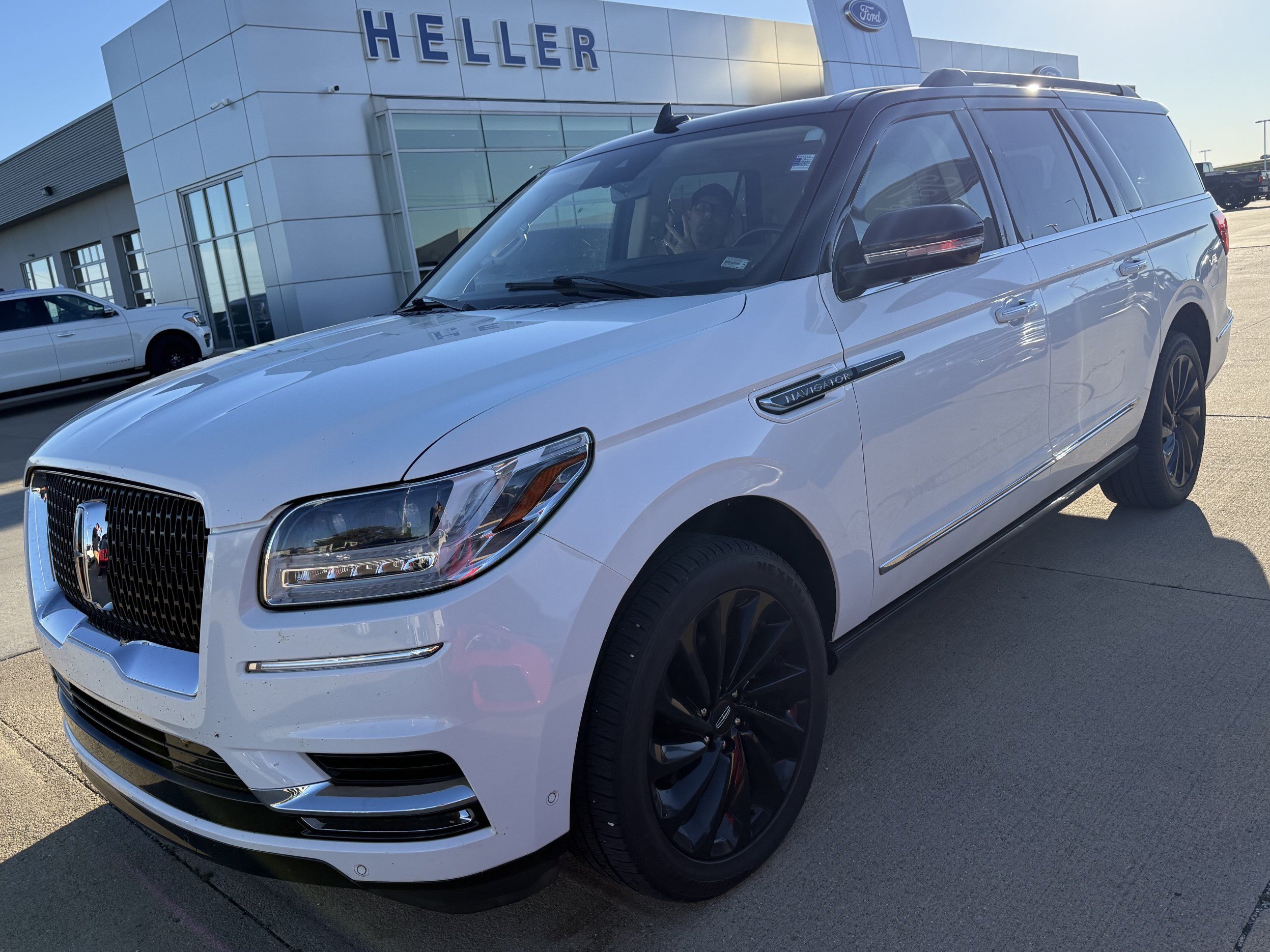 Used 2021 Lincoln Navigator L Black Label w/ Special Edition Package AWD/4WD image 3