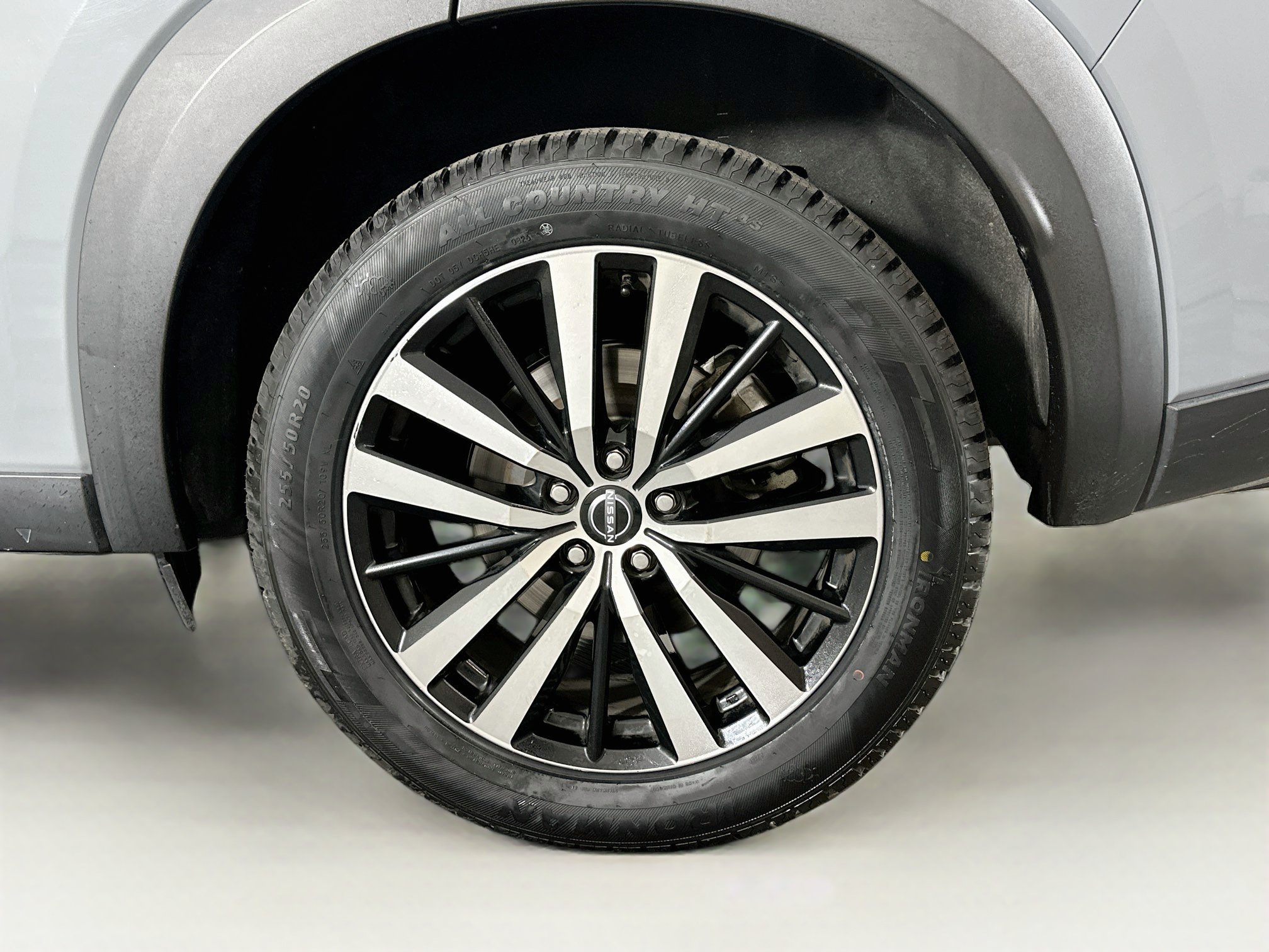 Used 2023 Nissan Pathfinder Platinum w/ Cargo Package FWD image 11