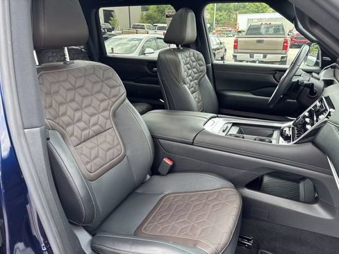 Certified 2025 Nissan Armada Platinum AWD/4WD image 25