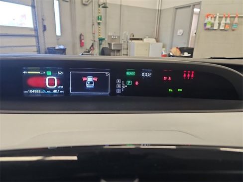 Used 2017 Toyota Prius Three image 19