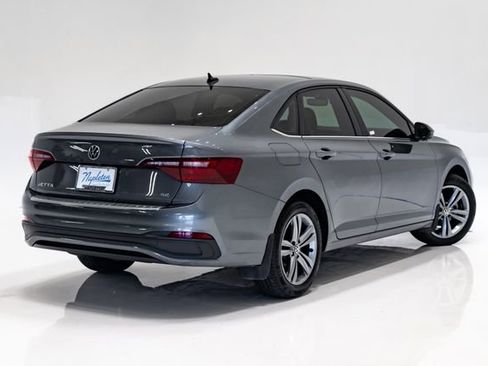 Used 2024 Volkswagen Jetta SE FWD image 30