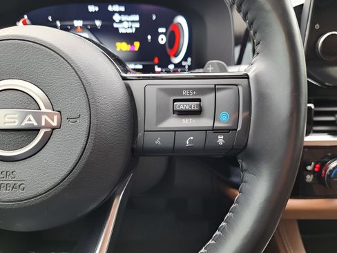 Used 2024 Nissan Pathfinder Platinum w/ Cargo Package image 36