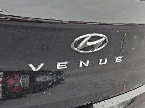 Used 2026 Hyundai Venue SEL FWD image 10