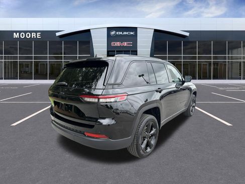 Used 2025 Jeep Grand Cherokee Limited w/ Black Appearance Package AWD/4WD image 3