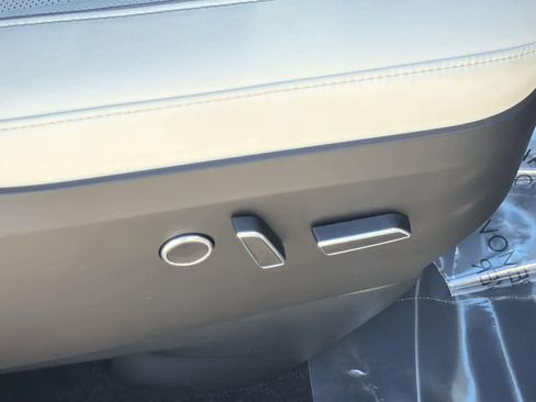 Used 2022 Tesla Model X Plaid image 35