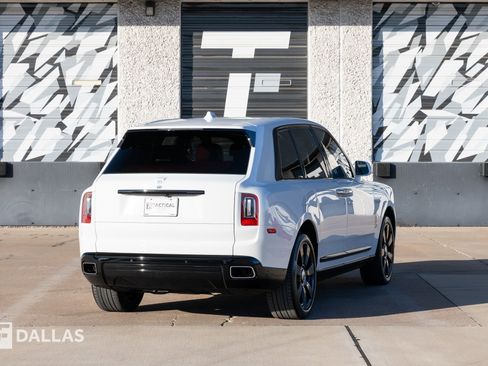 Used 2022 Rolls-Royce Cullinan image 16