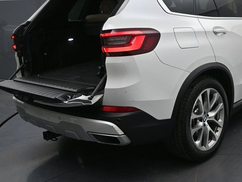 Used 2021 BMW X5 xDrive40i w/ Convenience Package AWD/4WD image 19