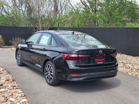 New 2026 Volkswagen Jetta SE FWD image 3