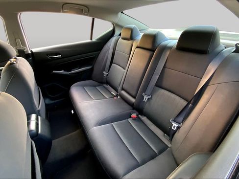 Used 2021 Nissan Altima 2.5 SV FWD image 18