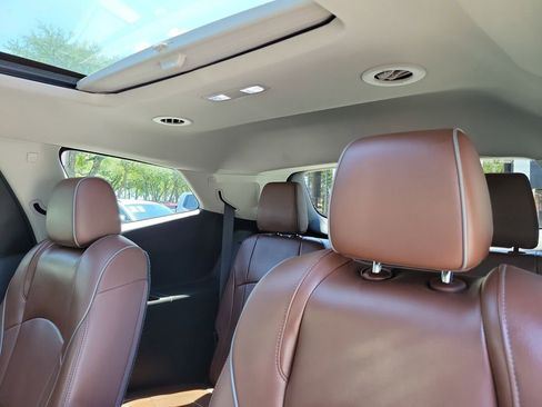 Used 2021 Buick Enclave Avenir w/ Avenir Technology Package AWD/4WD image 16