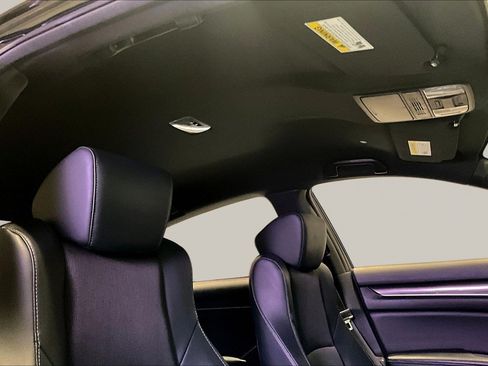 Used 2018 Honda Accord Sport image 27
